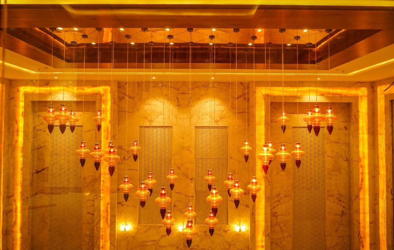 Pride Hotel Bhopal Buitenkant foto