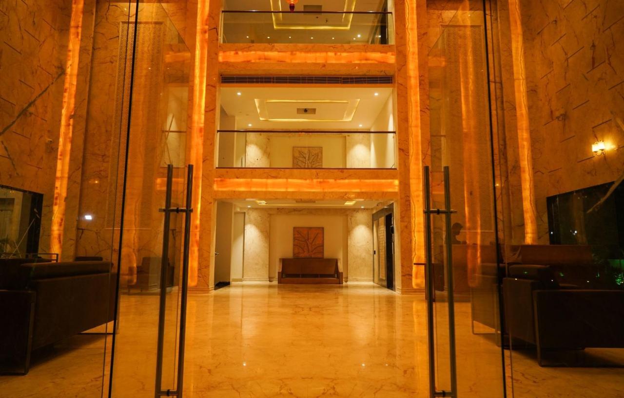 Pride Hotel Bhopal Buitenkant foto