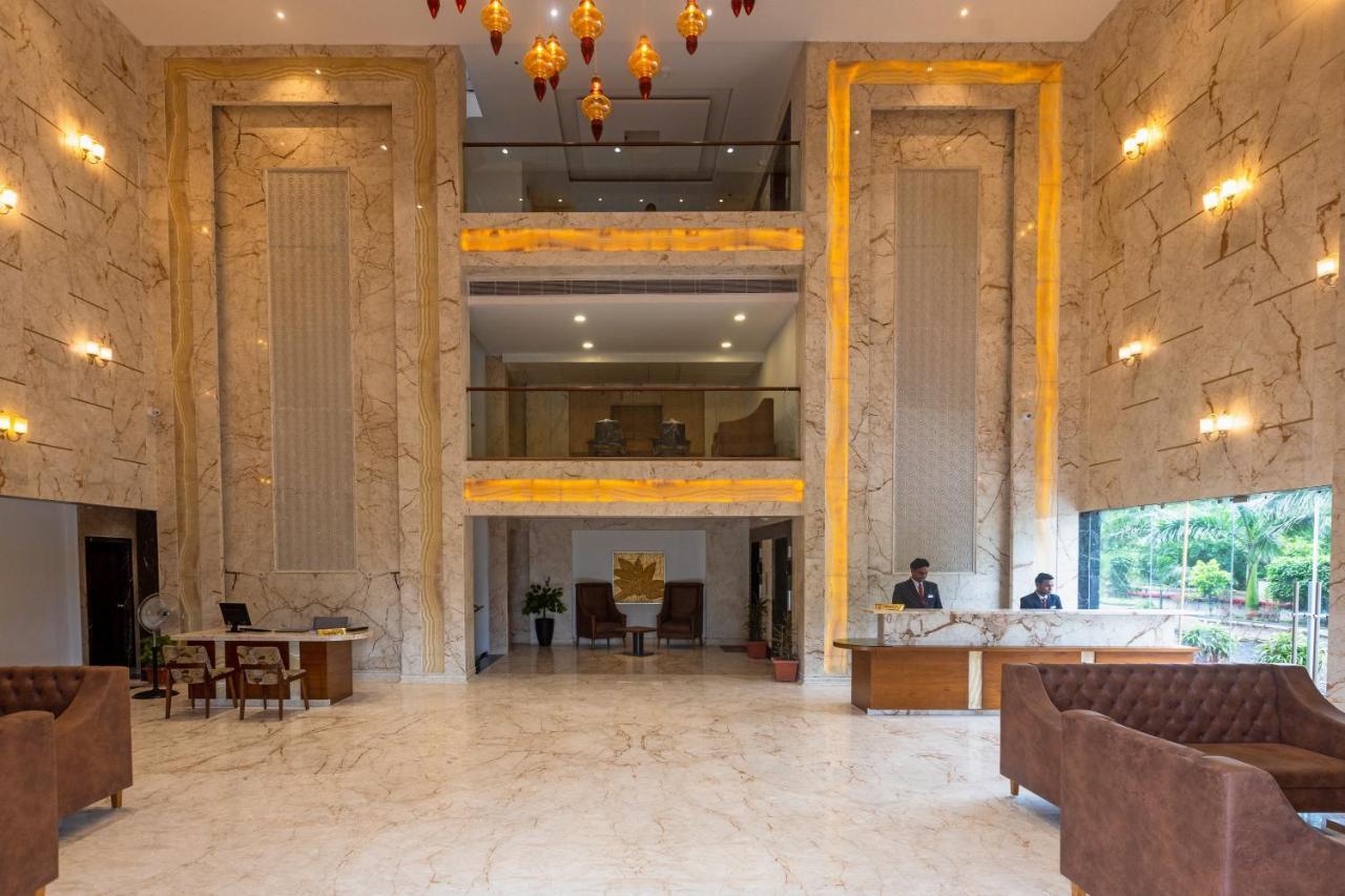 Pride Hotel Bhopal Buitenkant foto