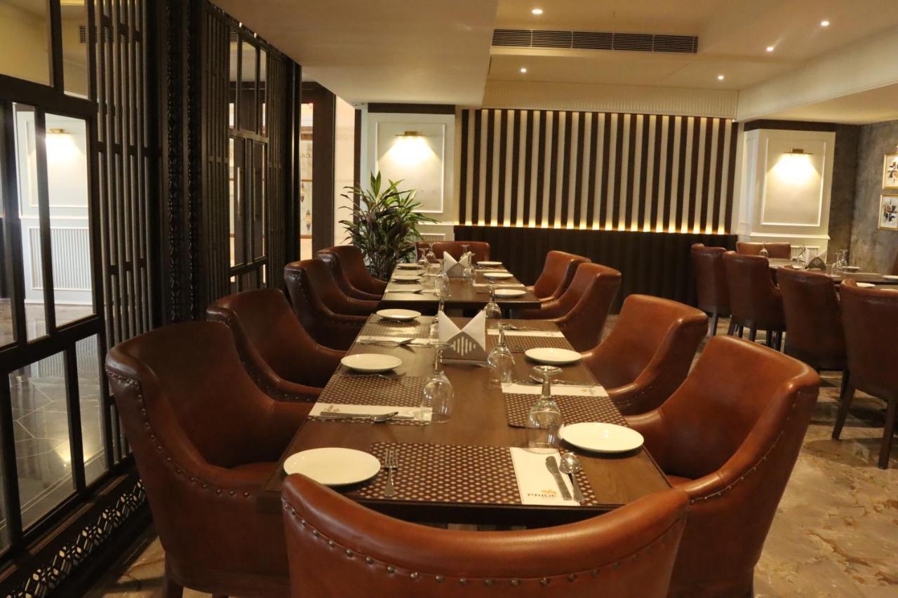 Pride Hotel Bhopal Buitenkant foto