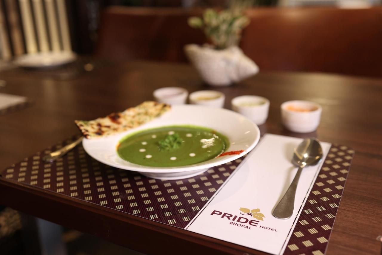 Pride Hotel Bhopal Buitenkant foto