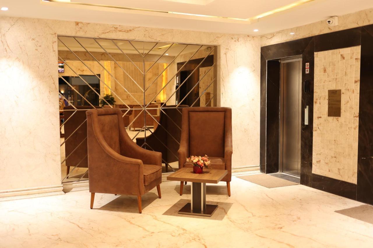 Pride Hotel Bhopal Buitenkant foto
