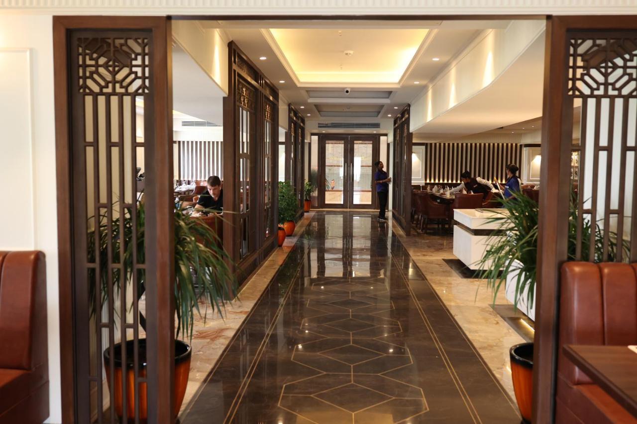 Pride Hotel Bhopal Buitenkant foto