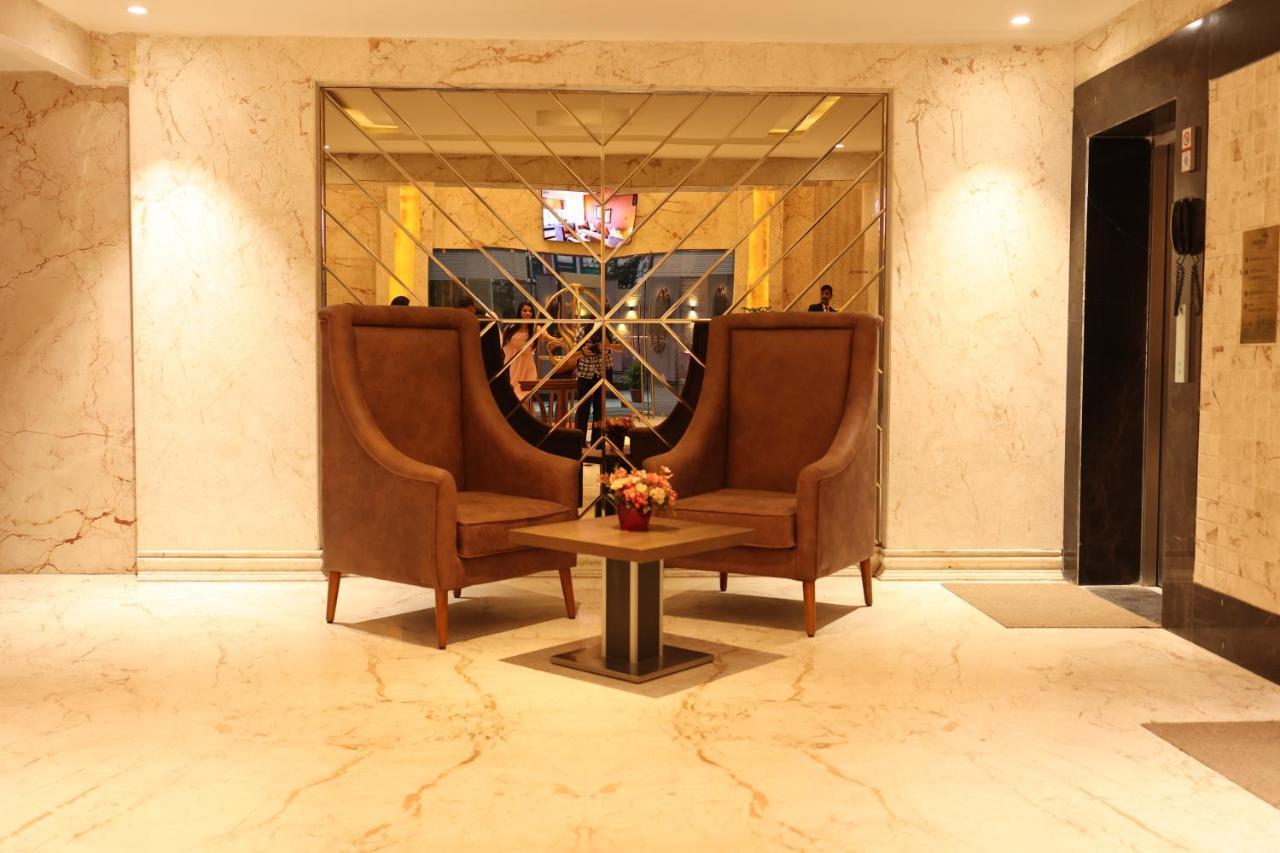 Pride Hotel Bhopal Buitenkant foto